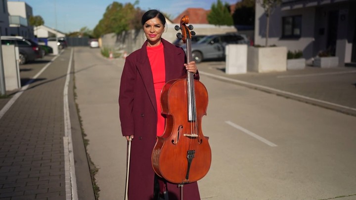 Silvia Šarköziová, Bez servítky - ilustračná foto